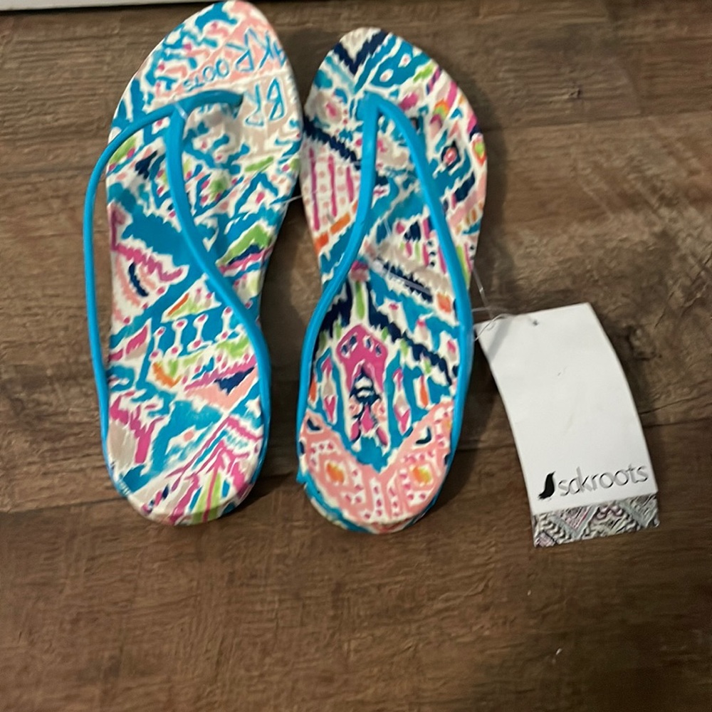 Sakroots flip flops size 6